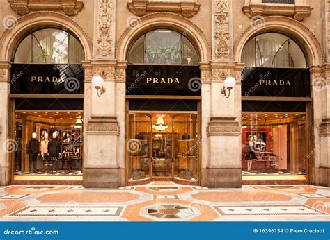 prada outlet in italy